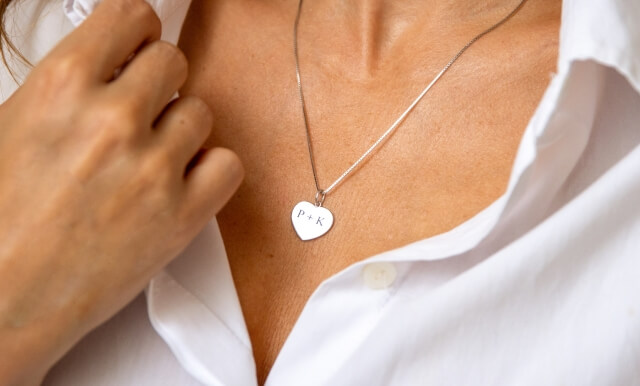 Dámské stříbrné přívěsky